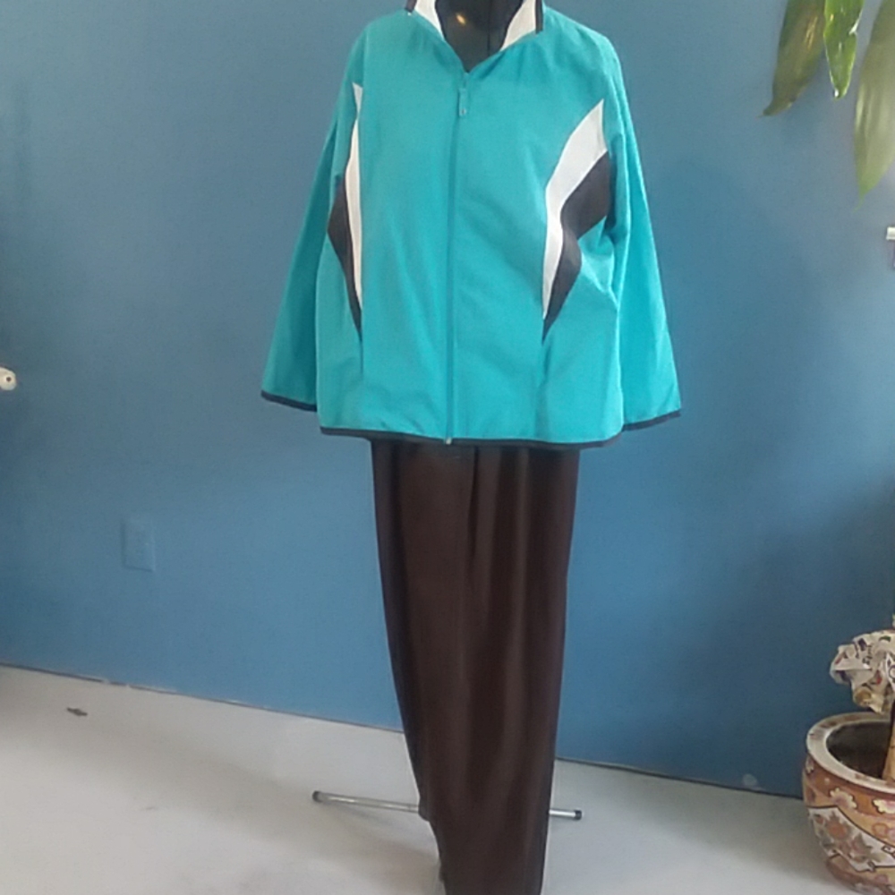 Three hearts 2pcs jogging suit. Jacket size 1X Pan